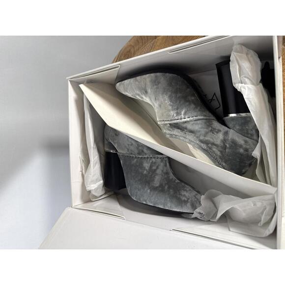 Phillip Lim Kyoto Stretch NWB Velvet Ankle Boots Women's Size 5 - Picture 2 of 12